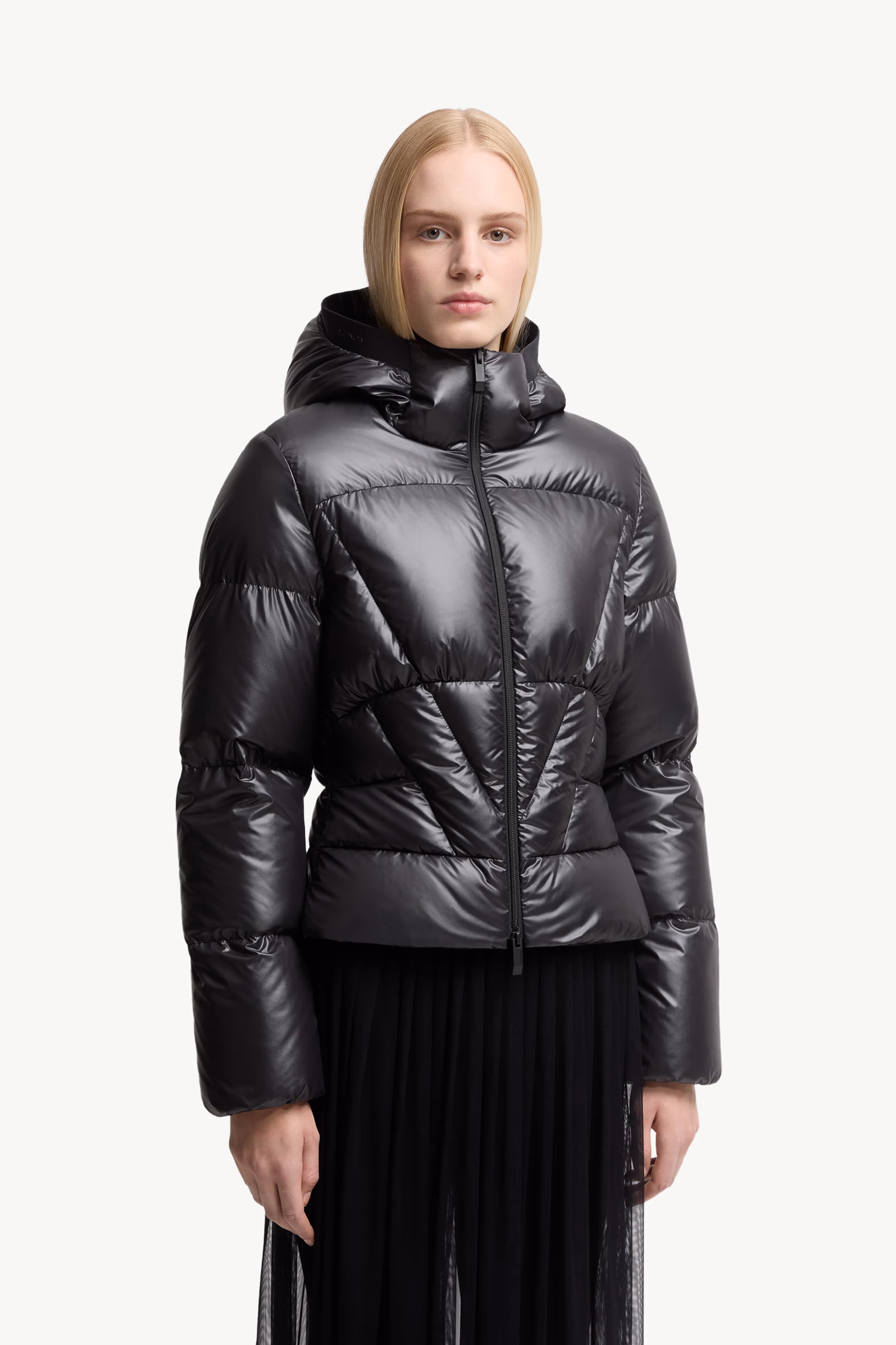 Doudoune courte à capuche et matelassage géométrique Wineck Femmes Noir Moncler 3